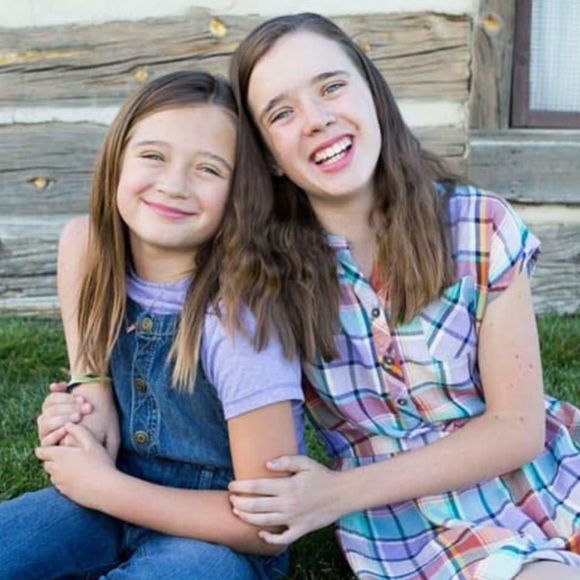 Meet your Posher, Mindy - Picture 1 of 1